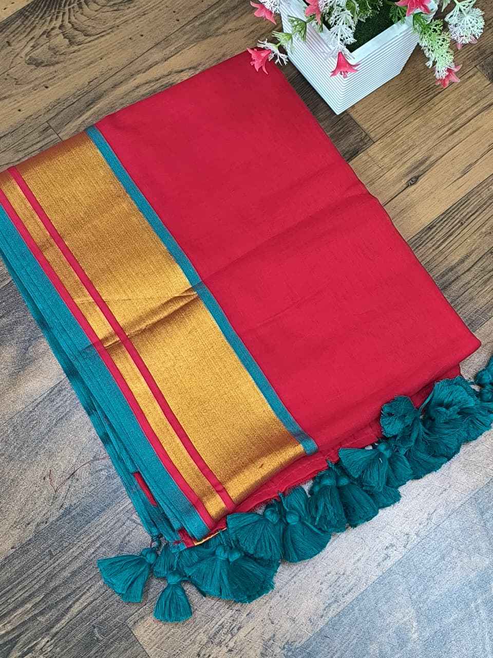 Aangan Rang Scarlet Mul Cotton Saree with Zari Eleganc-3